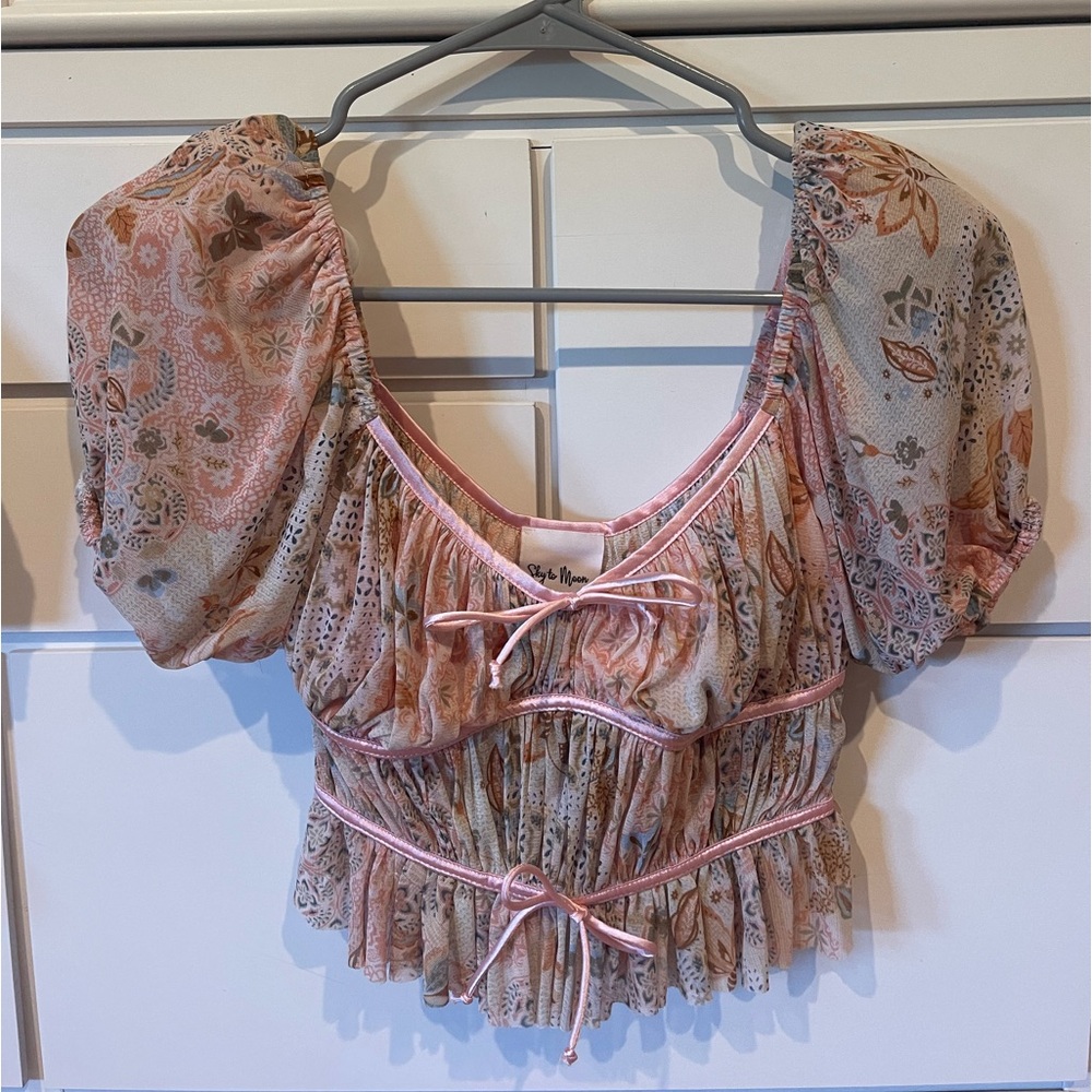 Floral bow detail top